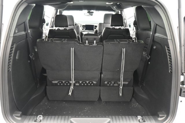 New 2027 Chrysler Pacifica Select AWD/4WD image 23