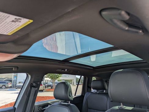 Certified 2024 Volkswagen Tiguan SE R-Line image 26