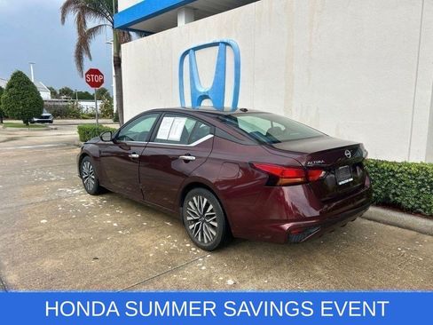 Used 2024 Nissan Altima 2.5 SV FWD image 6