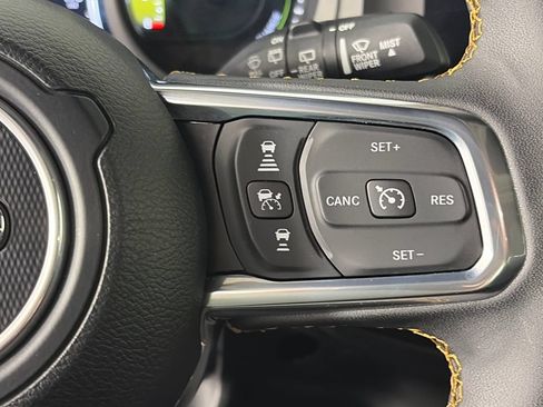 Used 2024 Jeep Wrangler Unlimited Sahara AWD/4WD image 18