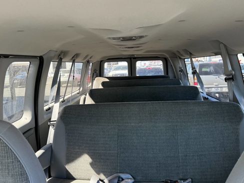Used 2003 Ford E-350 and Econoline 350 XL image 11
