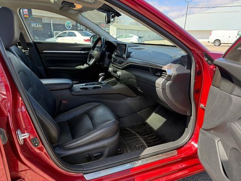 Used 2019 Nissan Altima 2.0 Edition One image 10