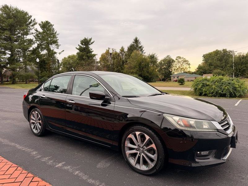 Used 2015 Honda Accord Sport image 3