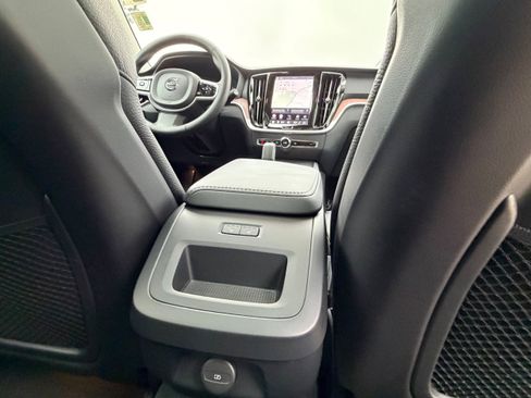 Certified 2025 Volvo V60 B5 Cross Country Plus AWD/4WD image 14