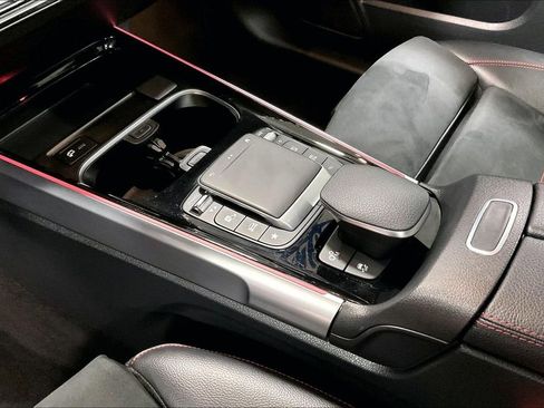 Used 2022 Mercedes-Benz GLB 35 AMG 4MATIC image 18