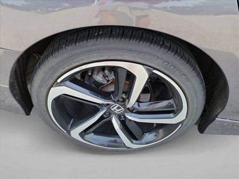 Used 2019 Honda Accord Sport image 11