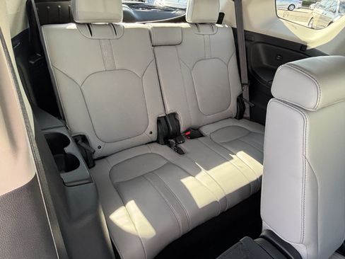 Certified 2025 Honda Pilot EX-L image 12