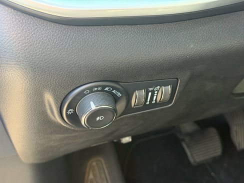 Used 2022 Jeep Compass Latitude image 11