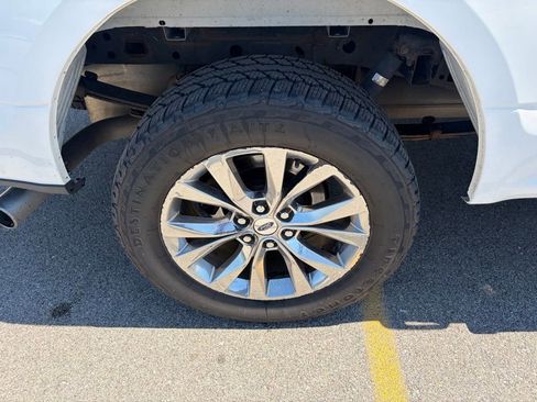Used 2016 Ford F150 XLT w/ Equipment Group 302A Luxury AWD/4WD image 40