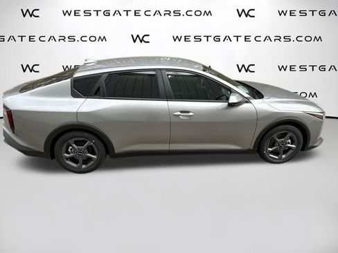 New 2025 Kia K4 LXS image 32