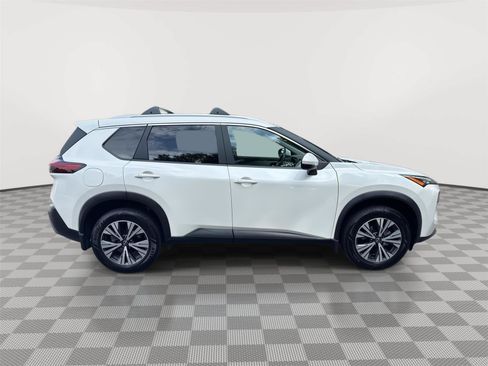 Used 2023 Nissan Rogue SV w/ SV Premium Package FWD image 5