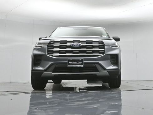 New 2026 Ford Explorer Active RWD image 45