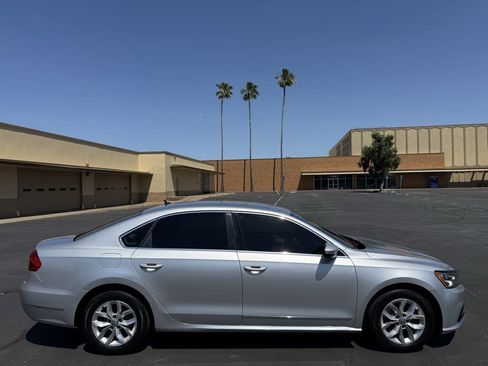 Used 2016 Volkswagen Passat 1.8T S FWD image 8