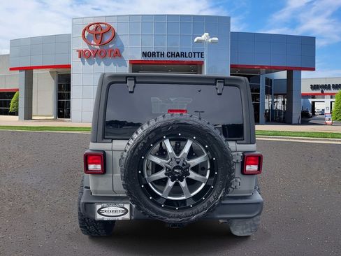 Used 2018 Jeep Wrangler Unlimited Sport S image 9