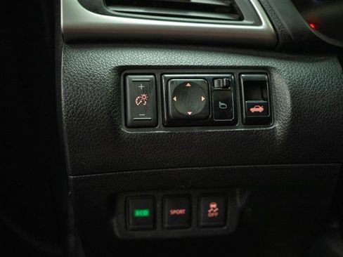 Used 2016 Nissan Sentra S image 26