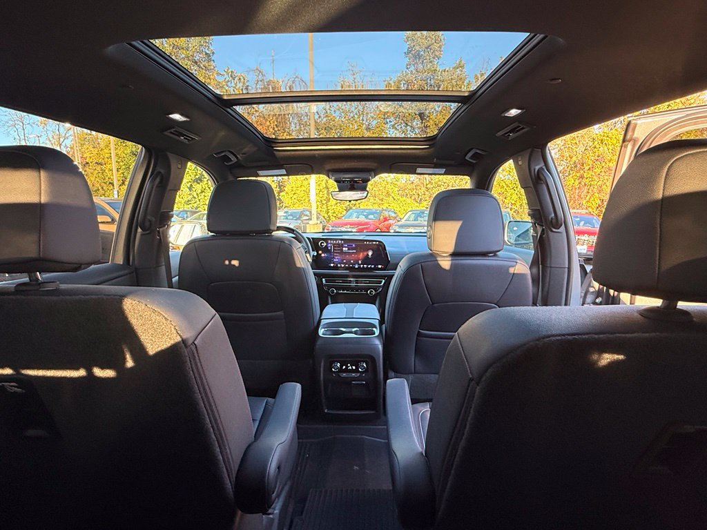 Used 2026 Chevrolet Traverse RS w/ LPO, Floor Liner Package AWD/4WD image 21