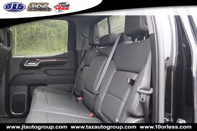 Used 2023 GMC Sierra 1500 Elevation w/ Elevation Premium Package AWD/4WD image 5