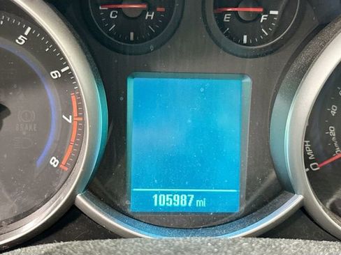 Used 2014 Chevrolet Cruze LT FWD image 12