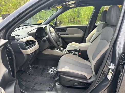 Certified 2025 Subaru Forester Premium AWD/4WD image 9