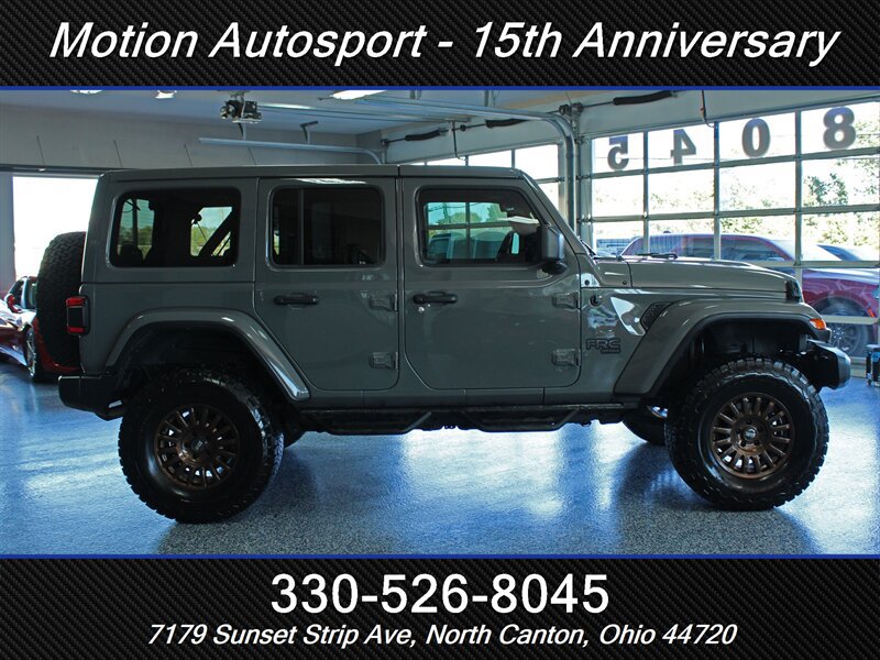 Used 2019 Jeep Wrangler Unlimited Sahara w/ Advanced Safety Group AWD/4WD image 9