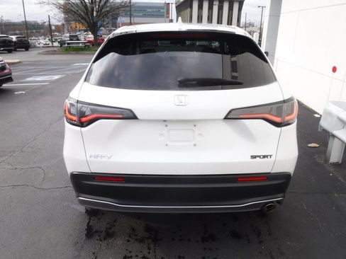 Used 2024 Honda HR-V Sport image 8