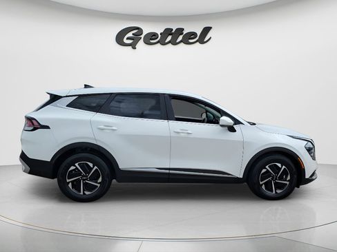 Used 2025 Kia Sportage LX image 4