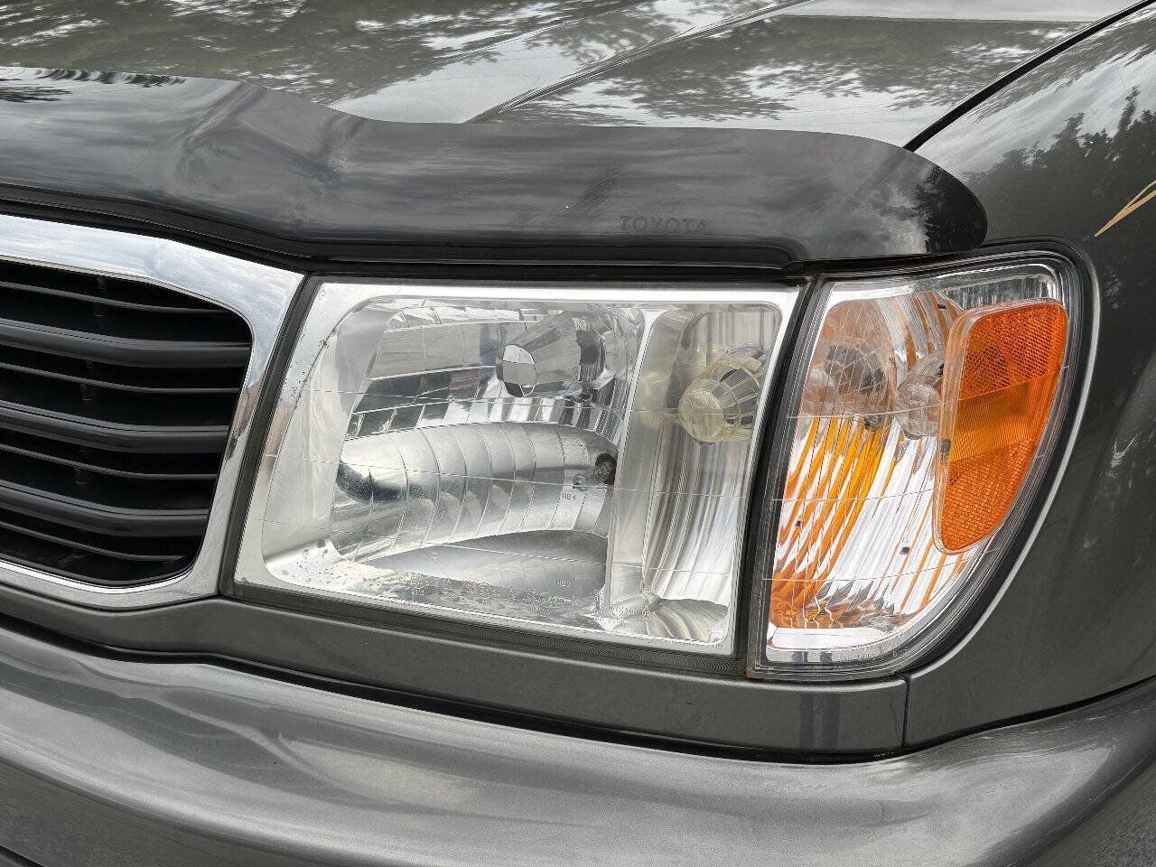 Used 2000 Toyota Land Cruiser AWD/4WD image 25