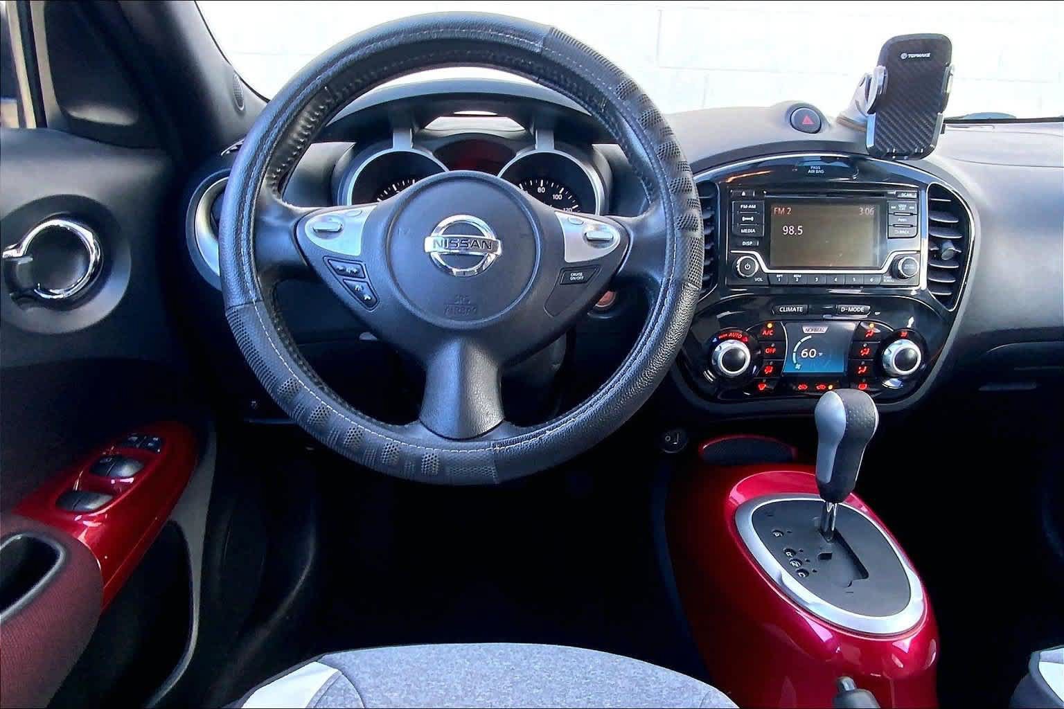 Used 2016 Nissan Juke SV FWD image 14