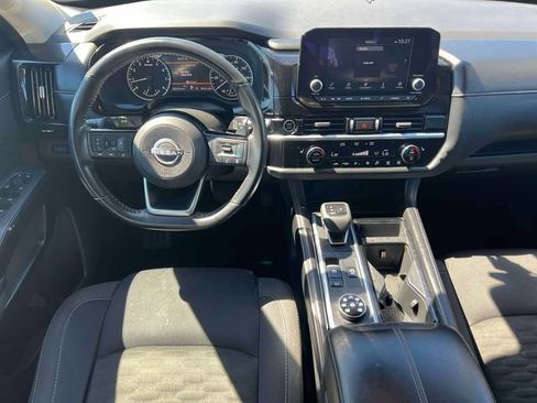Used 2023 Nissan Pathfinder SV w/ Black Appearance Package AWD/4WD image 13