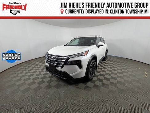 Used 2024 Nissan Rogue SV w/ SV Premium Package image 1