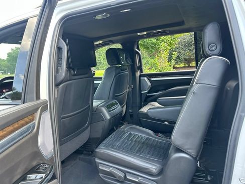 Used 2025 Cadillac Escalade ESV Sport Platinum AWD/4WD image 46