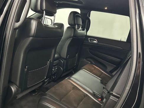 Used 2019 Jeep Grand Cherokee Altitude image 30