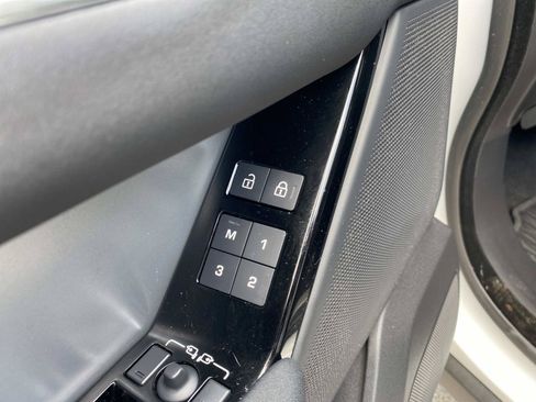 Used 2025 Land Rover Range Rover Velar S AWD/4WD image 21