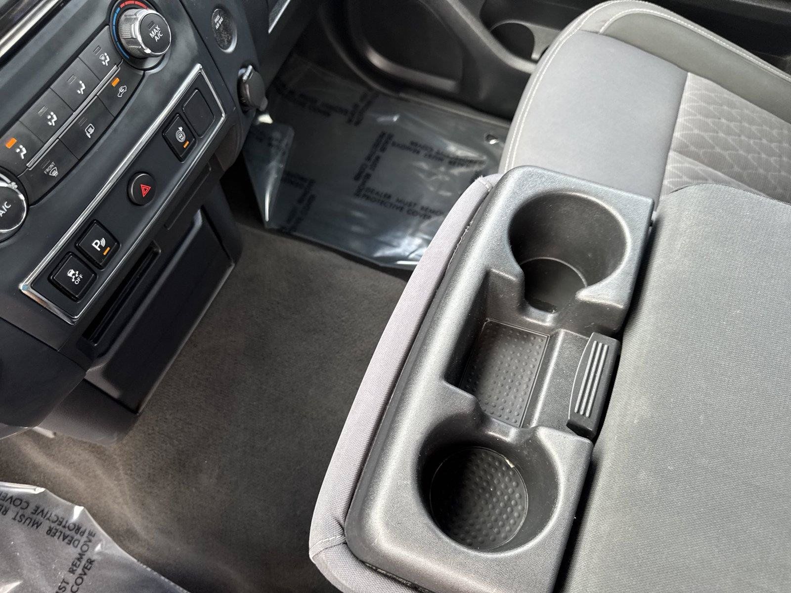 Used 2022 Nissan Titan SV RWD image 18