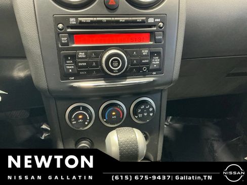 Used 2015 Nissan Rogue S FWD image 22