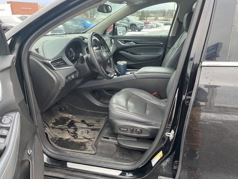 Used 2018 Buick Enclave Essence image 8