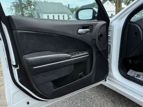 Used 2020 Dodge Charger SXT w/ Leather Interior Group RWD image 14