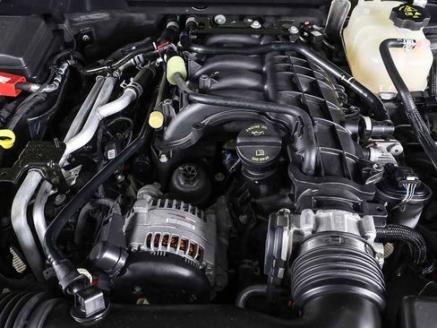 Used 2021 Jeep Wrangler Unlimited Sahara w/ Uconnect 4C Nav & Sound Group image 14