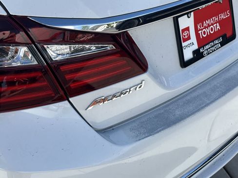 Used 2017 Honda Accord Sport Special Edition image 9