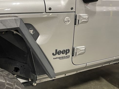 Used 2021 Jeep Wrangler Sport AWD/4WD image 10