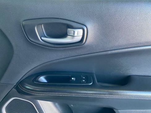Used 2018 Jeep Compass Sport FWD image 47