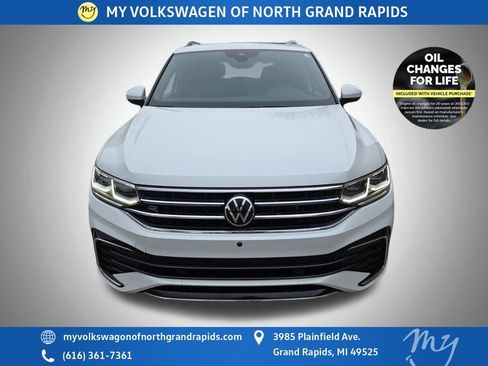 Used 2022 Volkswagen Tiguan SEL R-Line image 3