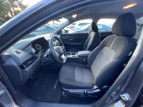 Used 2025 Nissan Sentra SV image 24