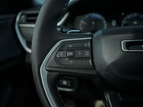 New 2025 Jeep Grand Cherokee L Altitude image 22