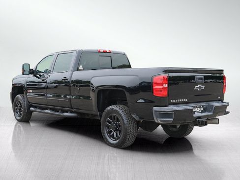 Used 2019 Chevrolet Silverado 2500 LTZ w/ Midnight Edition AWD/4WD image 3