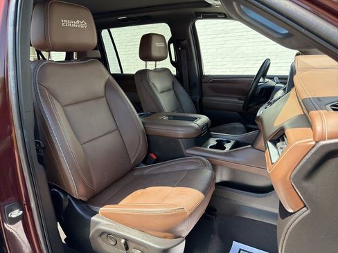 Used 2022 Chevrolet Suburban High Country AWD/4WD image 21