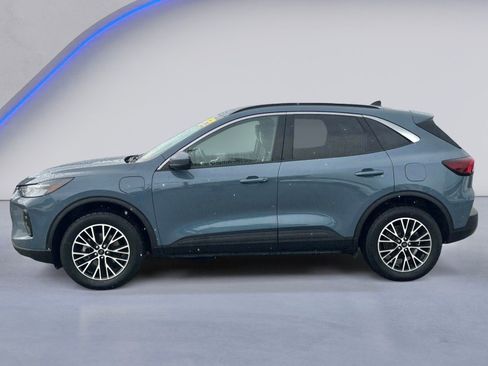 Used 2023 Ford Escape SE FWD image 3