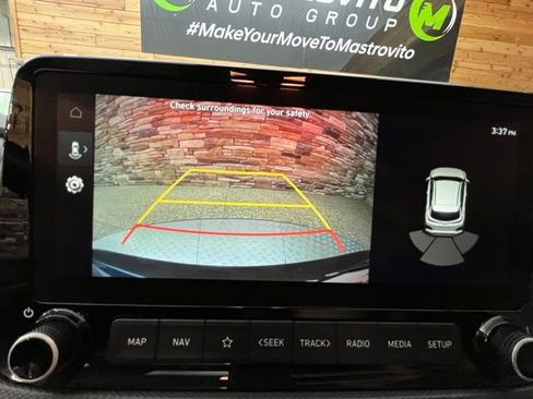 Used 2022 Hyundai Kona Limited AWD/4WD image 26