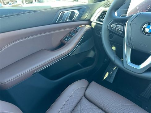 New 2026 BMW X5 xDrive40i w/ Climate Comfort Package image 19