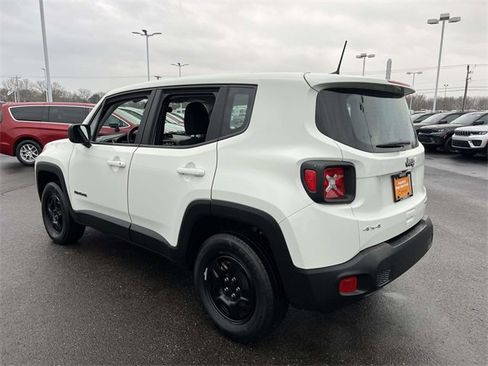 Certified 2022 Jeep Renegade Sport image 5